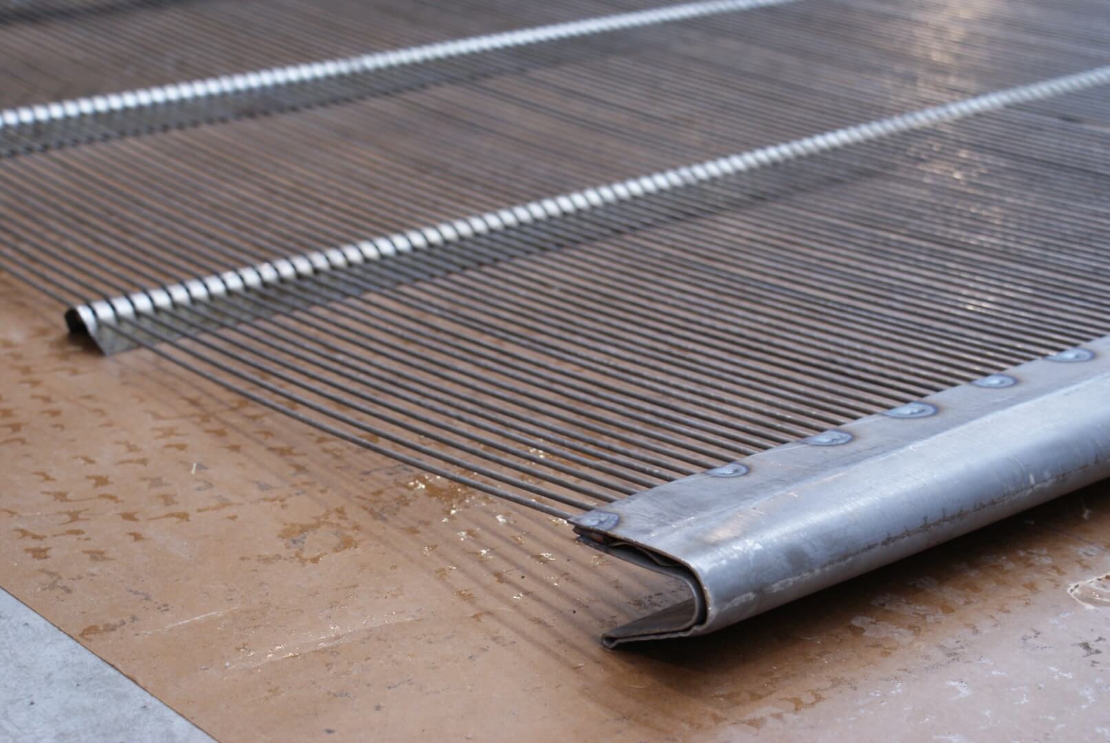 Pianodraad zeefdek met spanhaken