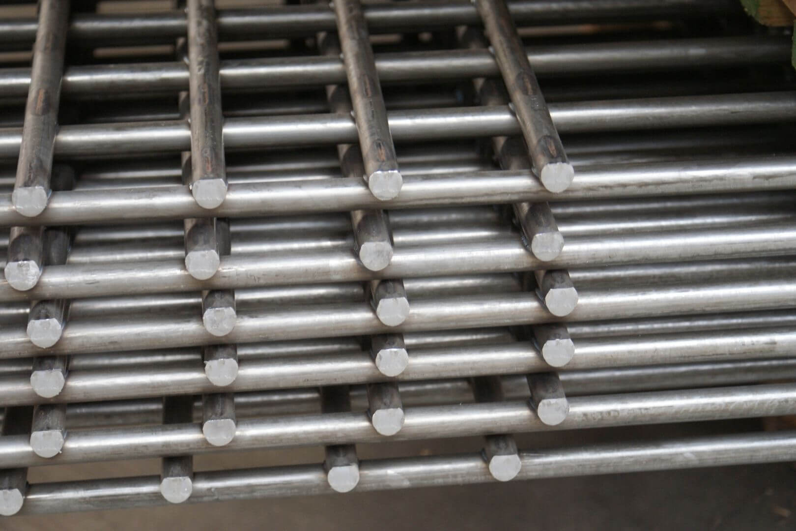 Gepuntlaste roosters en zeefgaas- Omnimesh