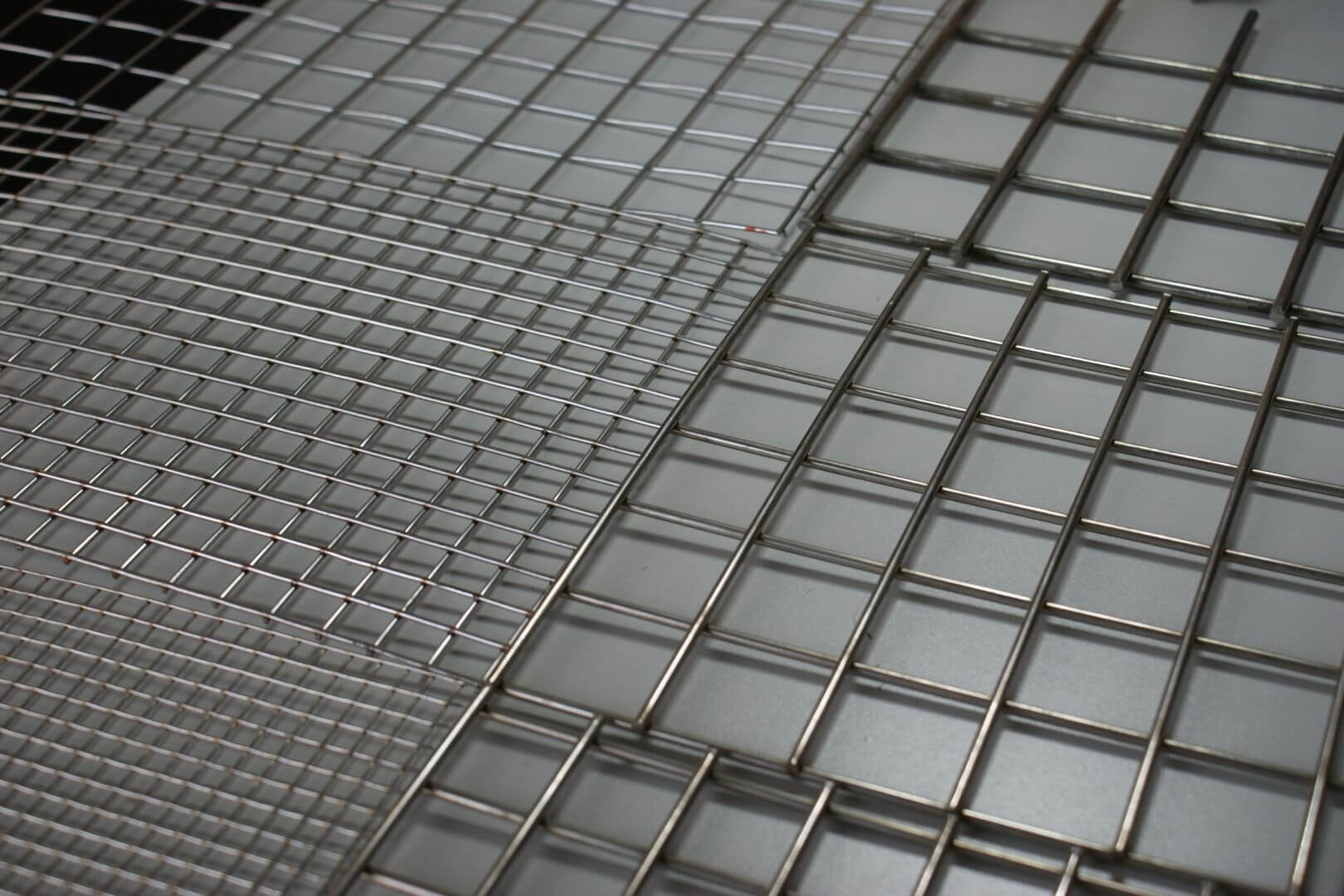 Gepuntlaste roosters en zeefgaas- Omnimesh