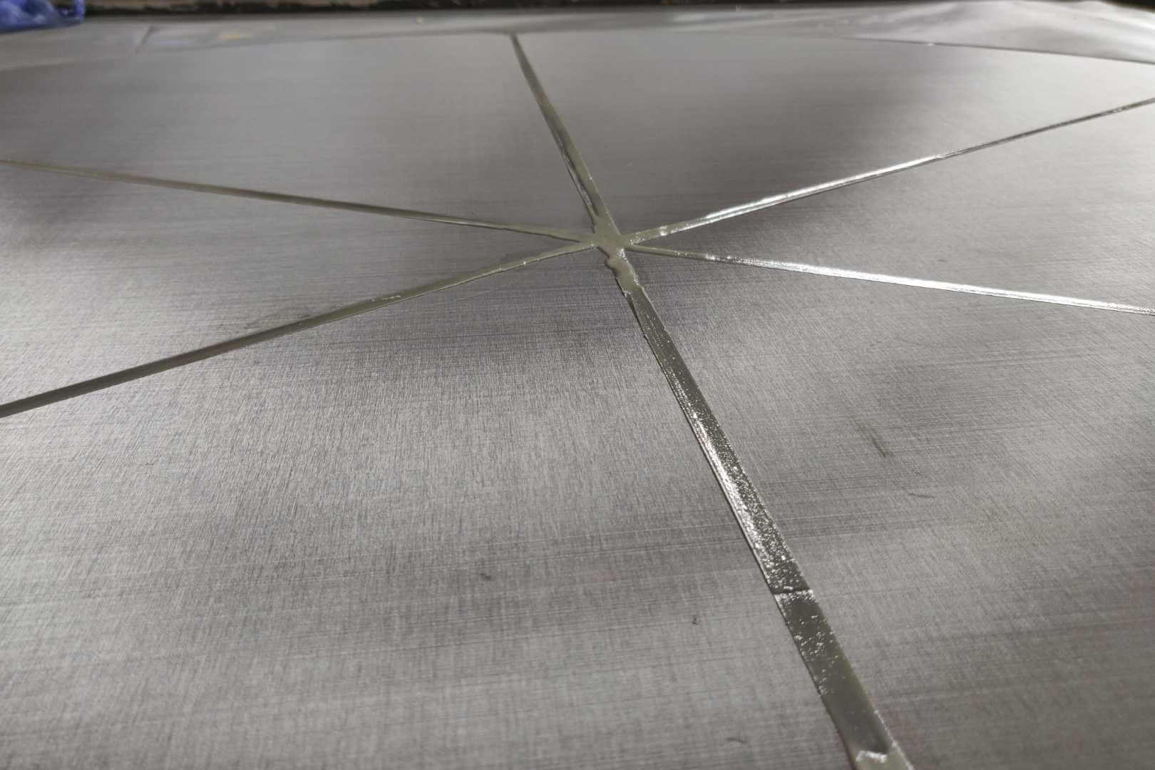 Herbespannen zeefraam met nieuw RVS zeefgaas