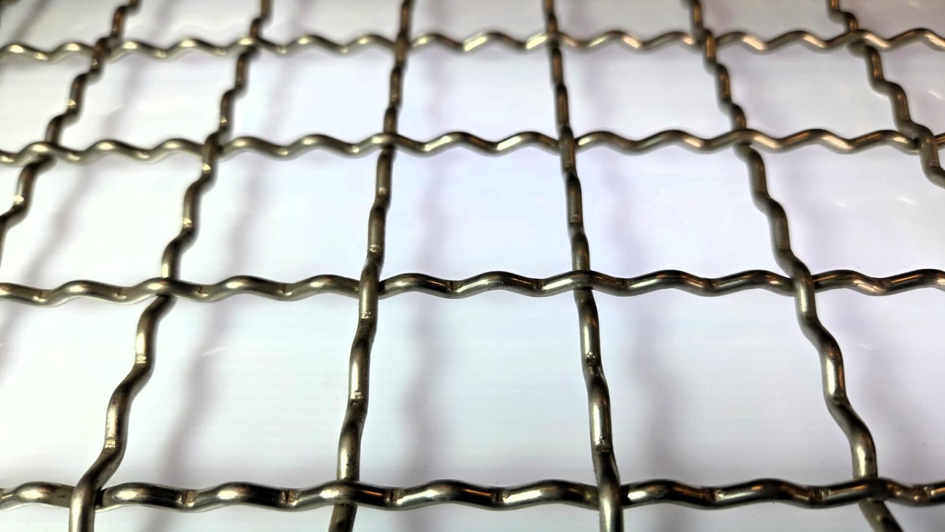 Detail van intermediate crimped wire mesh (gevlochten rooster)